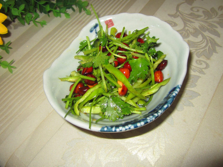 香菜花生米拌辣椒步骤10