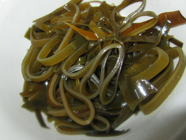 芝麻海菜步骤1