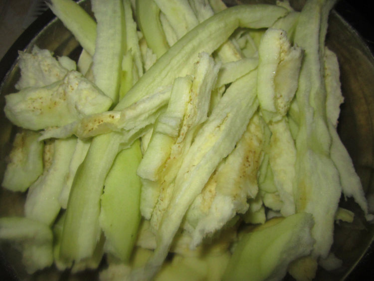 蒜泥蒸茄子步骤2