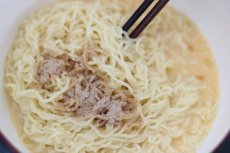 方便面火腿披萨步骤8