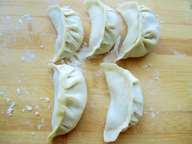 煎饺抱蛋步骤7