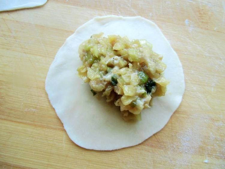 煎饺抱蛋步骤6