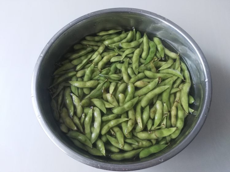 盐水五香毛豆步骤3