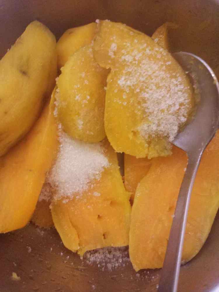 地瓜芝麻饼步骤3
