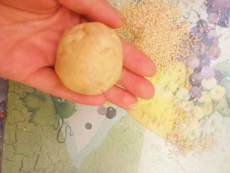 地瓜芝麻饼步骤6