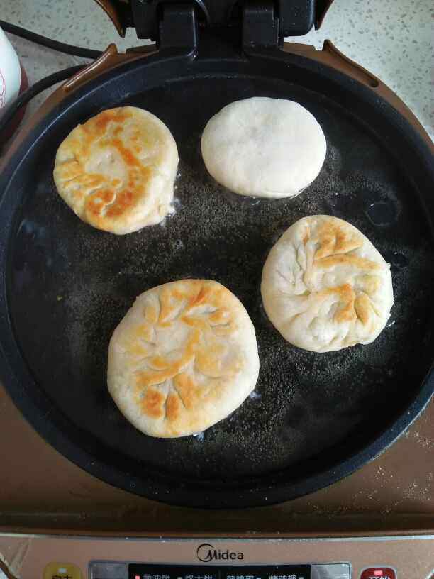豆角肉馅烫面饼步骤7