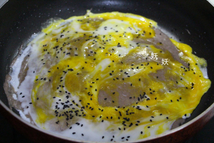 褐麦鸡蛋饼步骤7