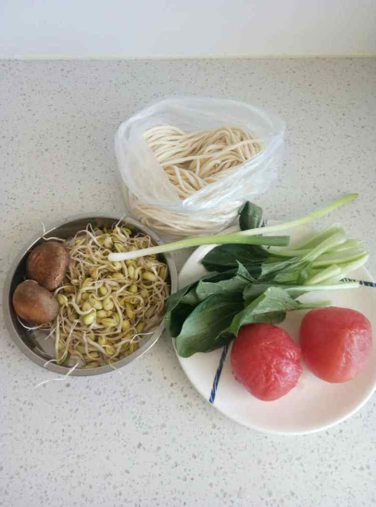 茄汁面步骤1
