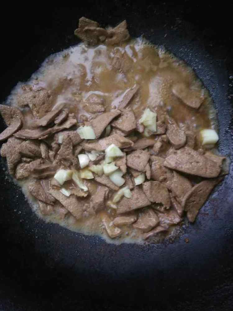 猪肝肉丝面步骤6