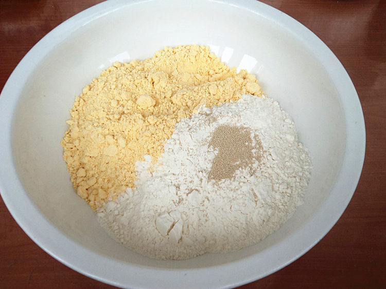 混合发面蒸饺步骤1