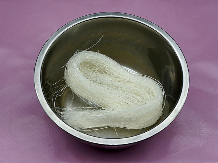 米粉皮春卷步骤2