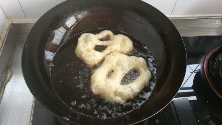 葱香油饼步骤10