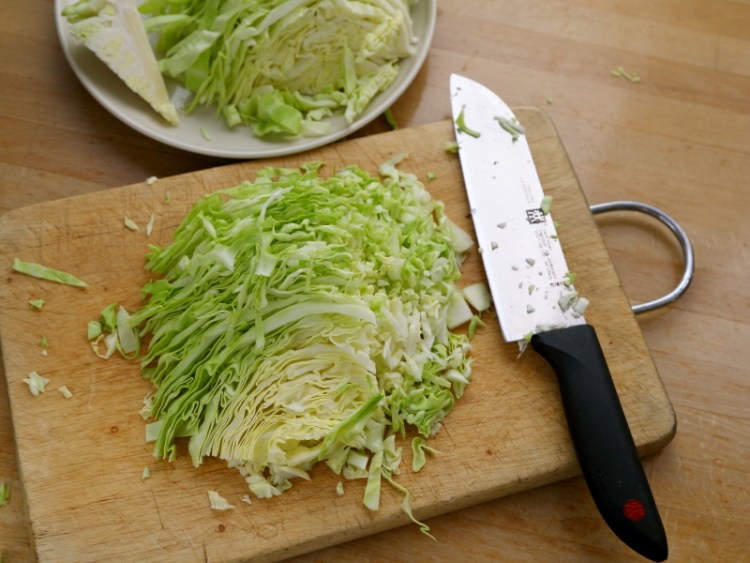 西红柿包菜鸡肉水饺步骤6