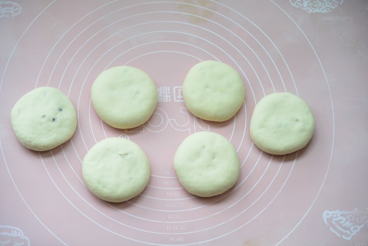 煎玫瑰酱饼步骤6