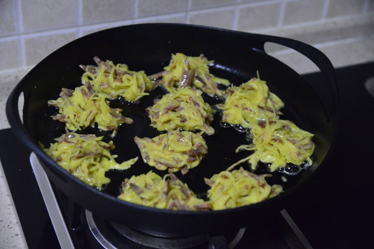 腊肠土豆丝煎饼步骤11