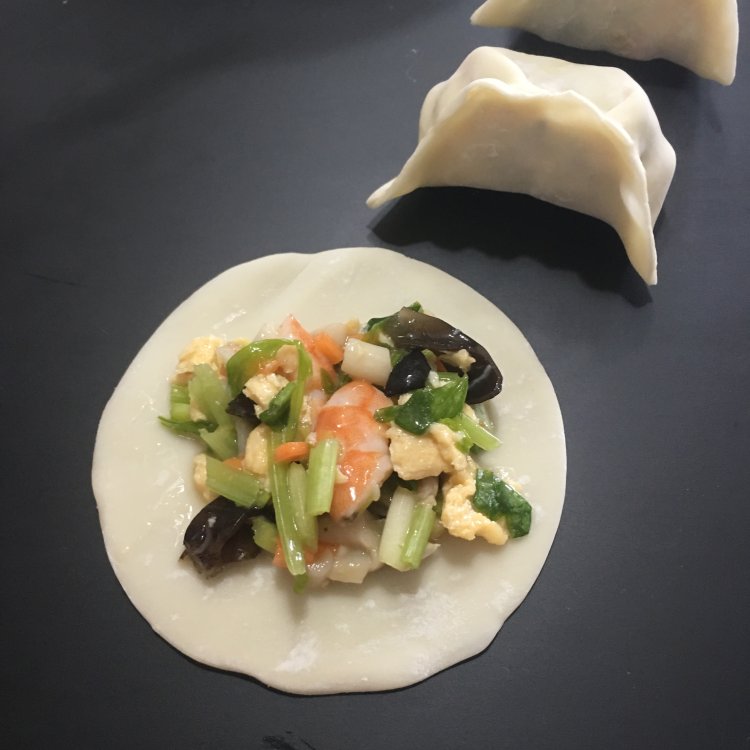 鲜虾什锦水饺步骤7