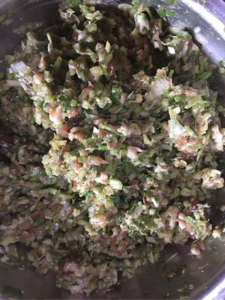 猪肉香芹馅锅贴步骤6