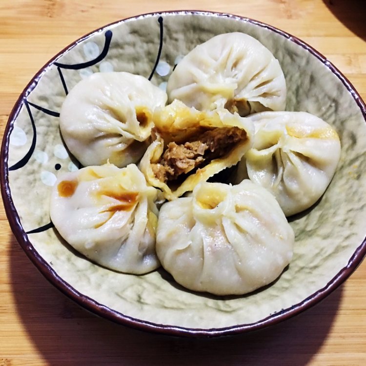 蟹黄虾仁汤包步骤9