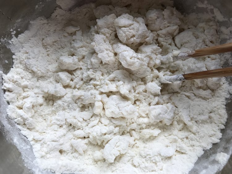 鸡蛋灌饼香肠卷步骤2