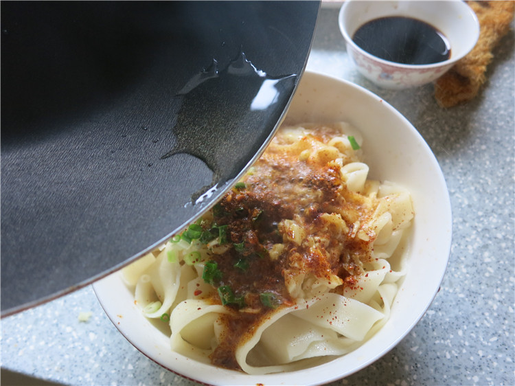 陕西特色美食--油泼面步骤15