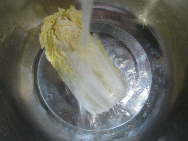 蟹味菇鸡蛋炒面步骤4