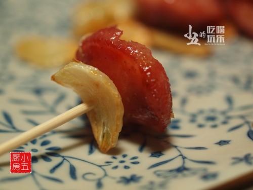 蒜片煎香肠步骤7