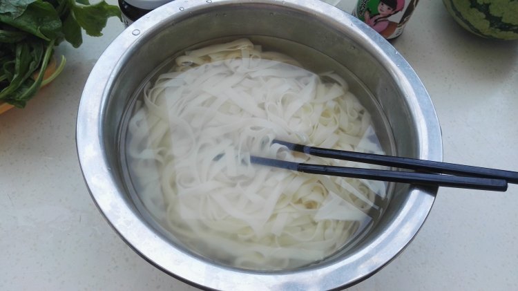 超快手凉面条步骤7