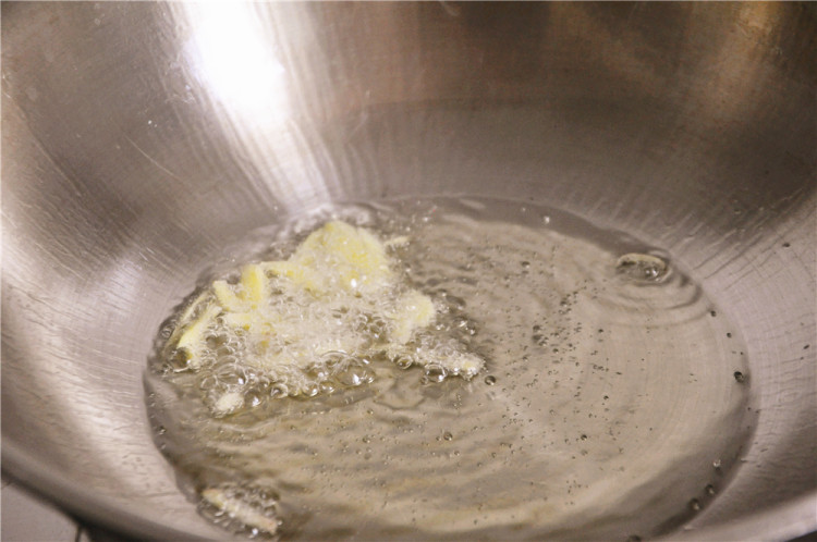 海鲜豆角面步骤3