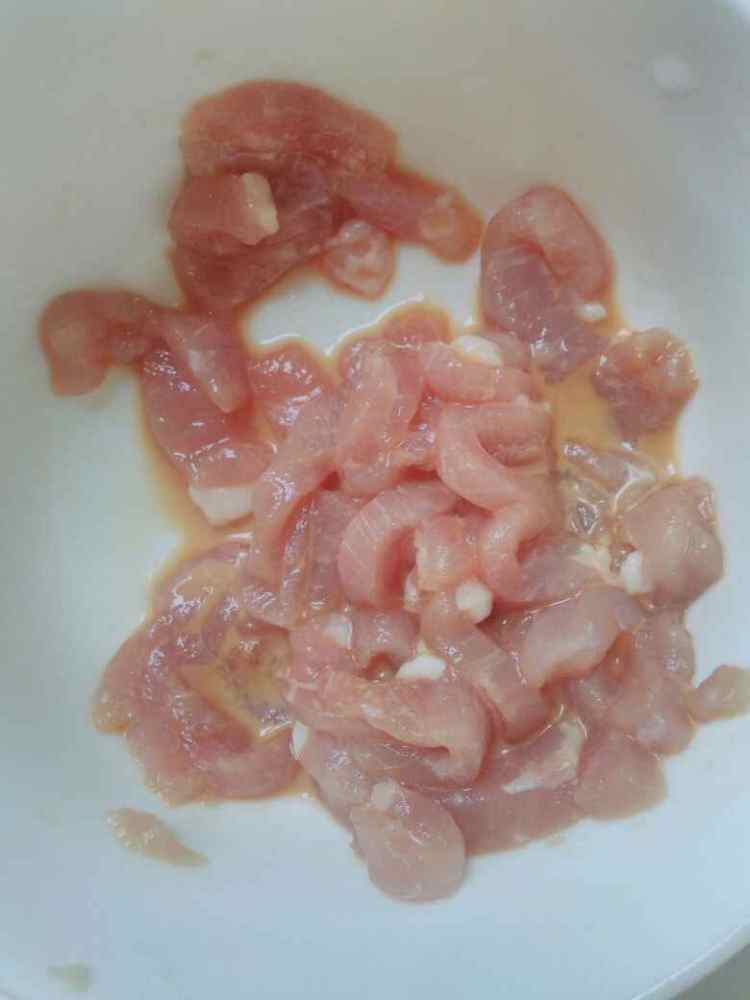 香菇肉丝面步骤4