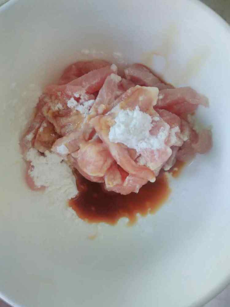香菇肉丝面步骤3