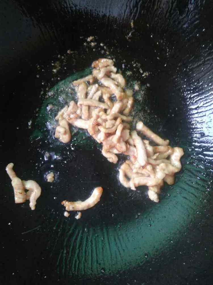 香菇肉丝面步骤5
