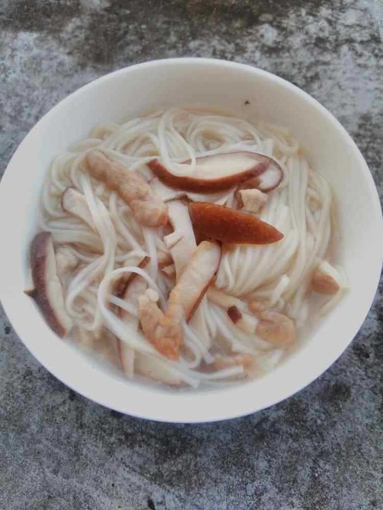 香菇肉丝面步骤14