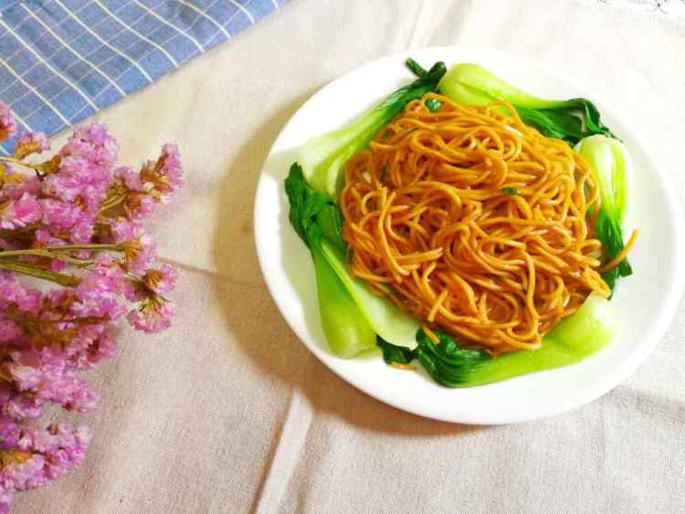酱油炒面步骤11