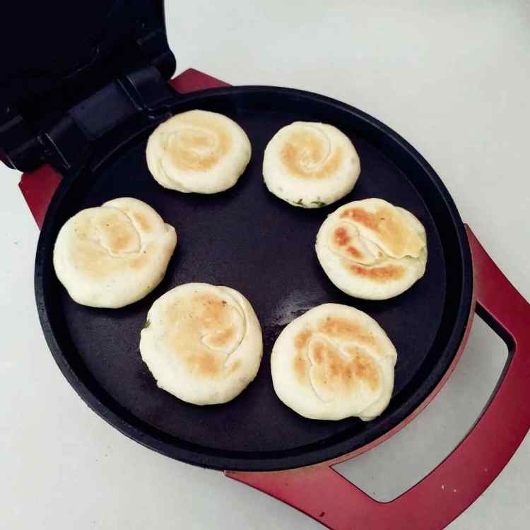 花生油香葱小饼步骤13
