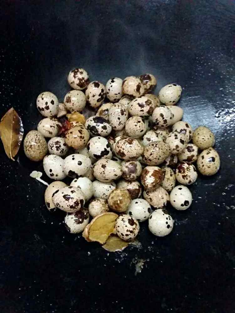 啤酒鹌鹑蛋步骤4