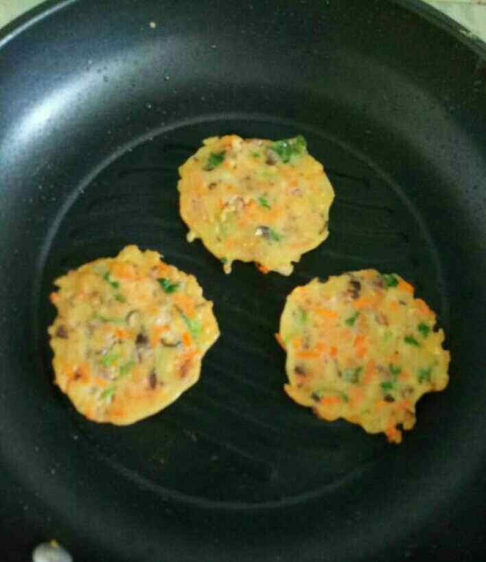 牛肉香菇胡萝卜鸡蛋饼步骤6