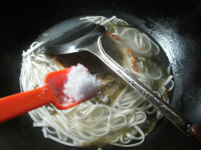 鸡蛋海带汤面步骤5
