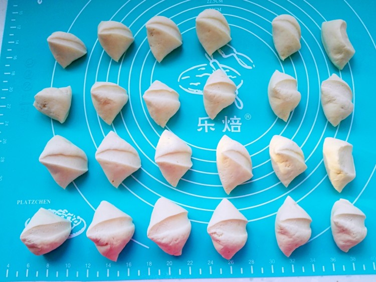 豇豆肉馅包子步骤12