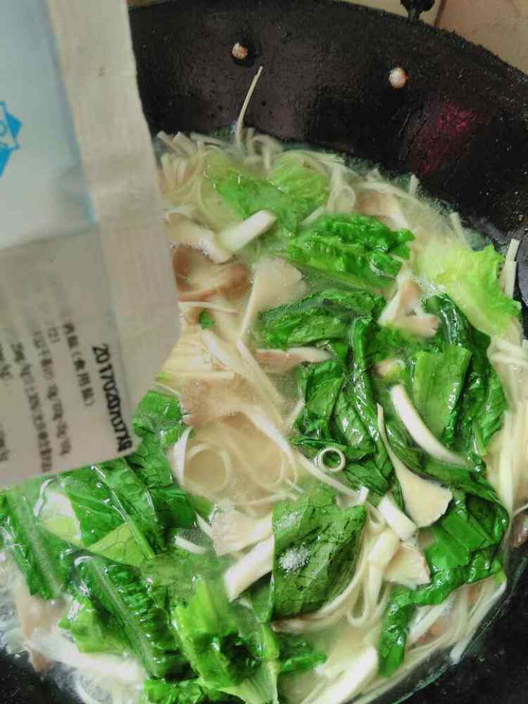 菌菇肉丝面步骤13