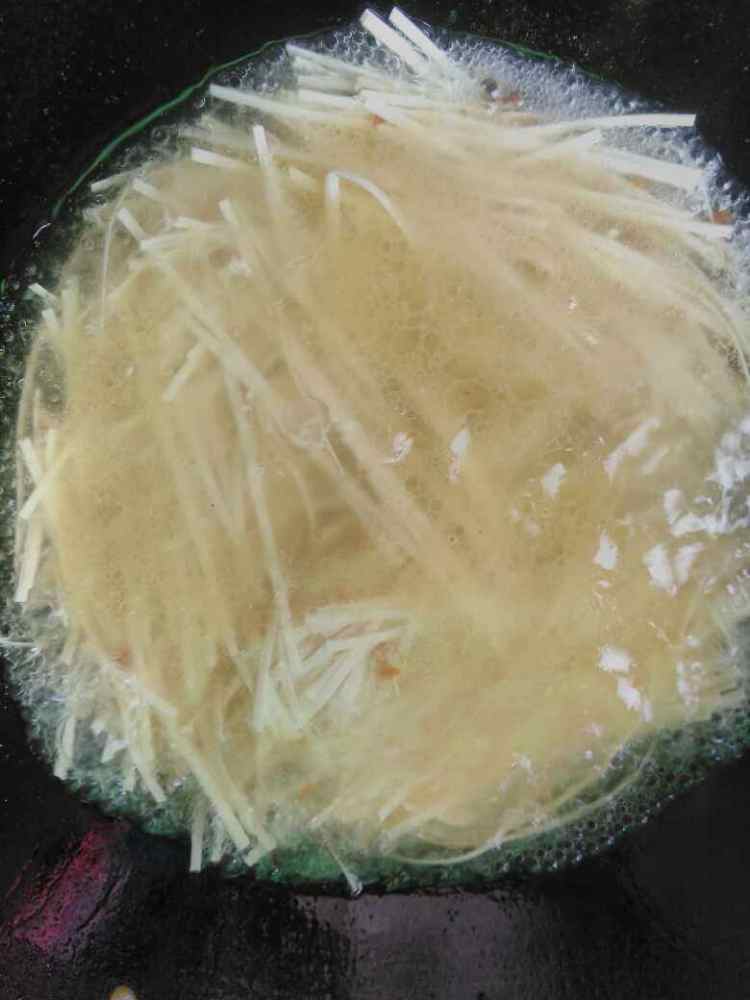 菌菇肉丝面步骤10