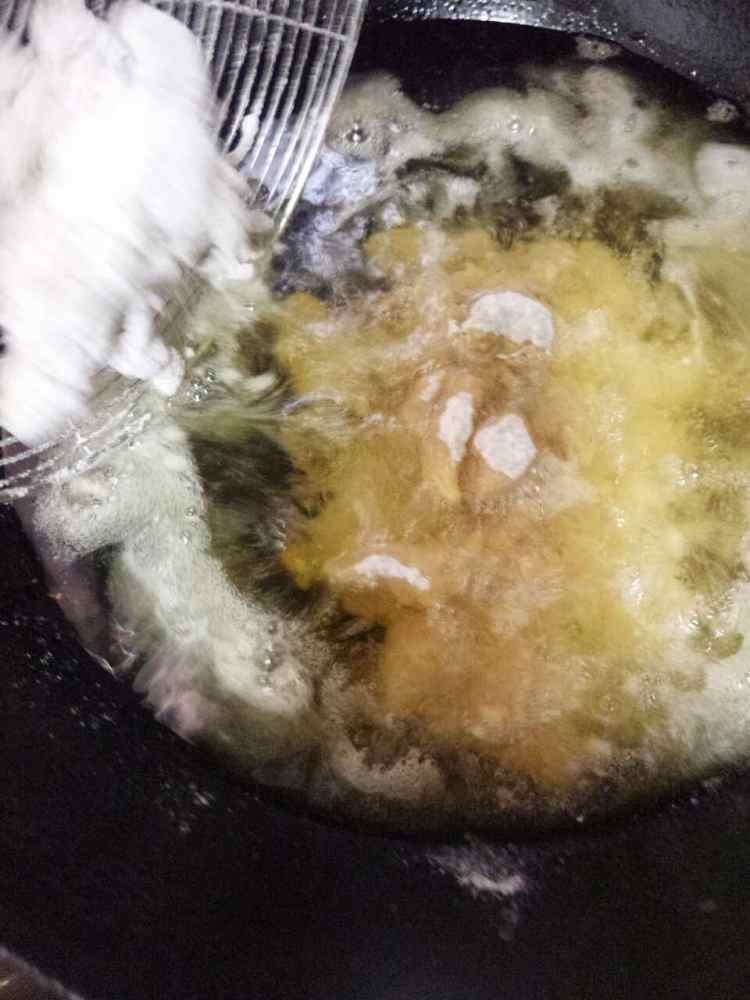 蒜香鸡米花步骤11