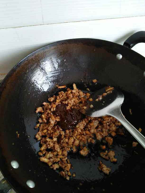 香菇肉酱面步骤6