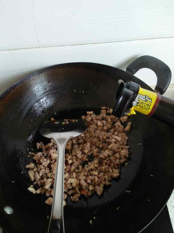 香菇肉酱面步骤4