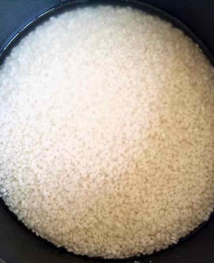 糯米蜜枣粽子步骤1