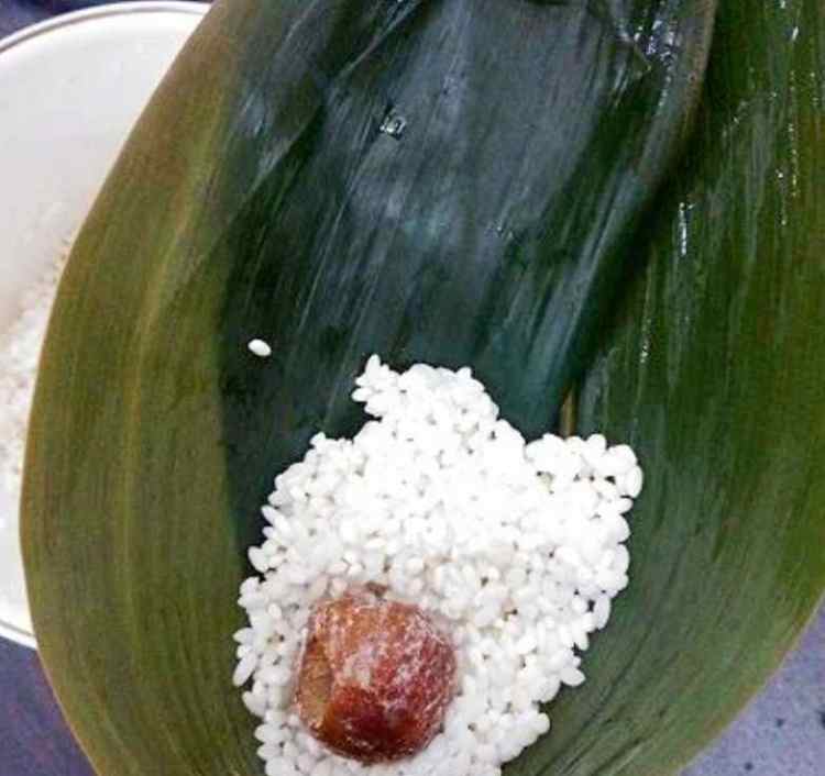 糯米蜜枣粽子步骤5