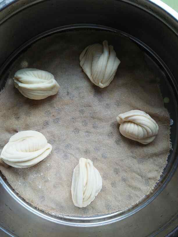 奶油海螺花卷步骤9