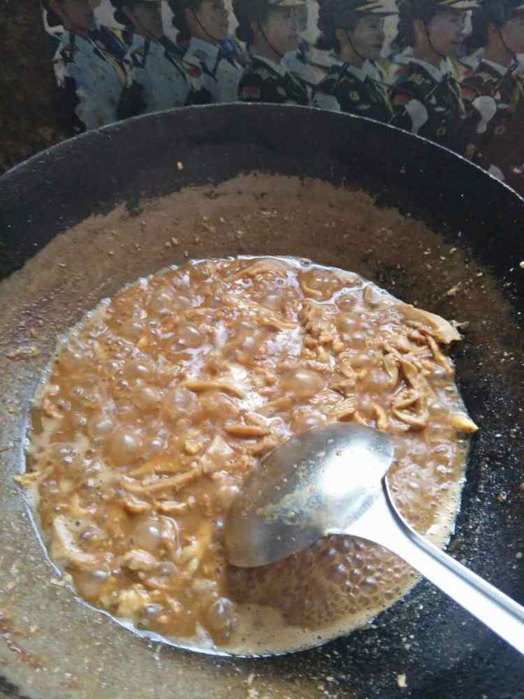 蘑菇肉丝面步骤8