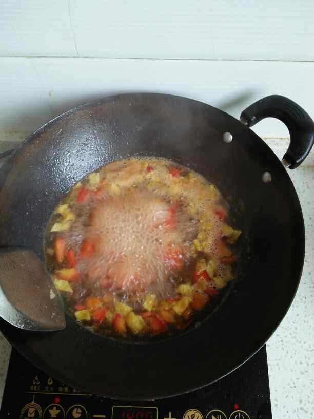 西红柿酸汤剪刀面步骤7