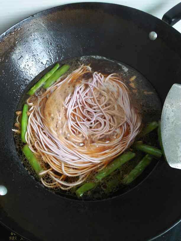 豆角焖面步骤15