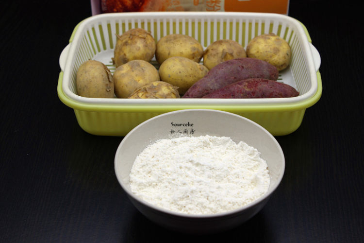 土豆紫薯丸子步骤1